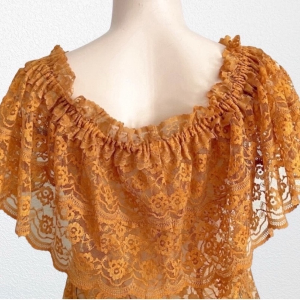 Virginie Vincent France Lace Exaggerated Ruffled Peasant Boho Holiday Top SZ M - Picture 9 of 10
